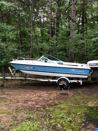 Photo 15 foot speed boat $2,500