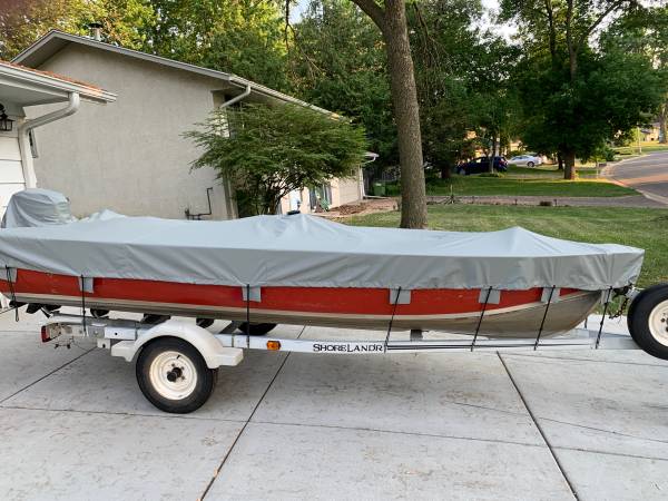 15 ft Lund fishing boat $2,750