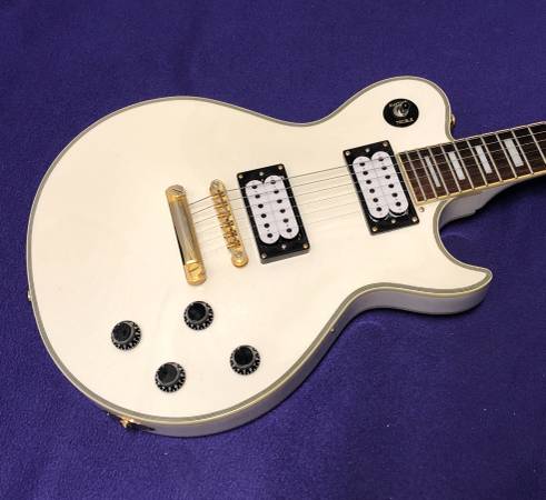 Photo (16) 2003 Samick Avion guitar in ivory finish with case $320