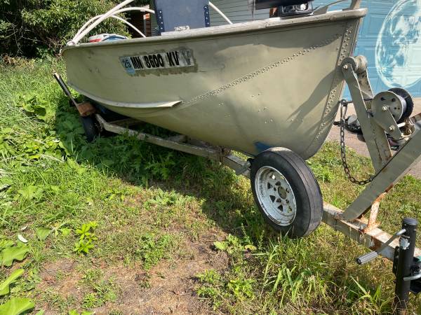 Photo 16 Crestliner Fishing Boat $800