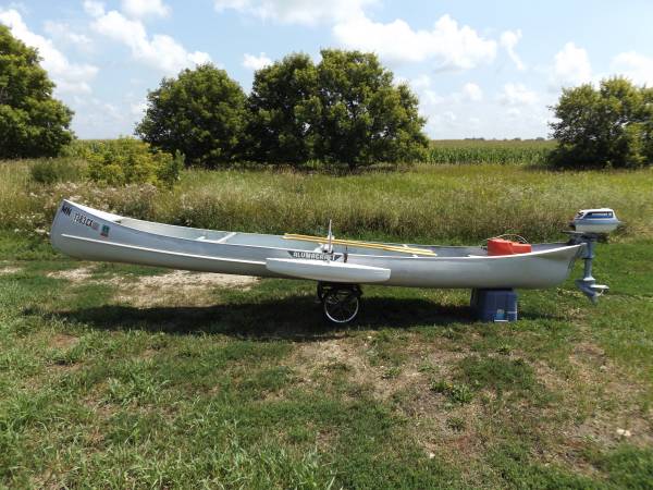17 Alumicraft Canoe Square Stern 4HP Evinrude Pontoons Carrier Wheels $2,000