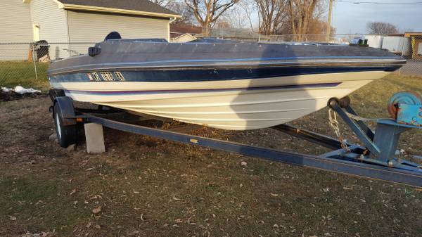 18 Bayliner Boat $450