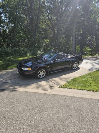 Photo 1999 mustang gt convertible $16,500