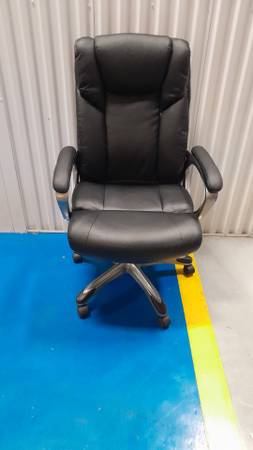 Photo 1 High Back Leather Executive Office Chair Conference Chairs $100