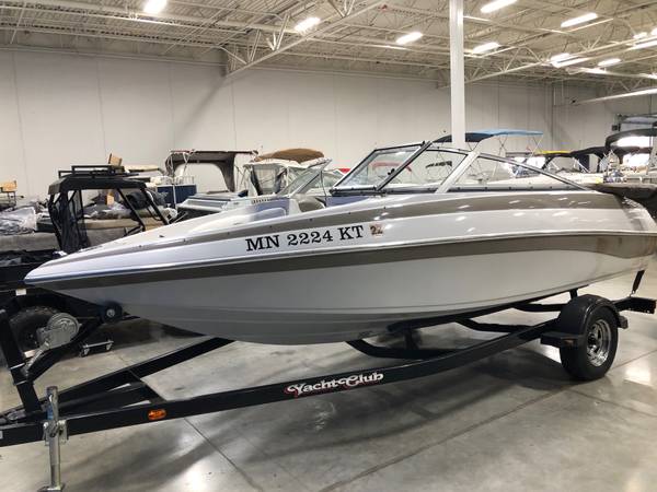 Photo 2010 CROWNLINE 180 MERCRUISER 4.3 $17,995