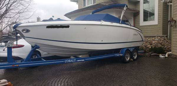 Photo 2016 Cobalt R7 NEAR perfect 380HP 27 Bowrider Trailer included $102,999