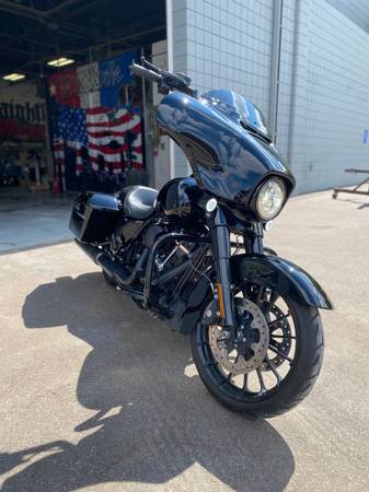Photo 2019 Harley Davidson Street Glide Special $22,000