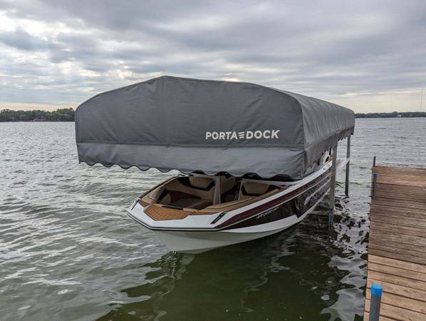 Photo 2019 Porta Dock aluminum 3000lb electric boat lifts with 24 canopy  $4,925