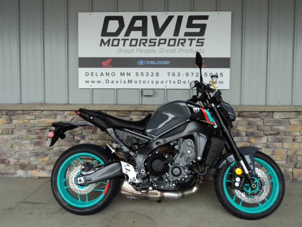 Photo 2023 YAMAHA MT-09 HYPER NAKED STREET BIKE, IN STOCK NOW, COOL COLOR $9,799