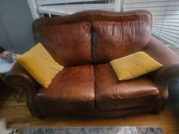 2 seat leather couch $100