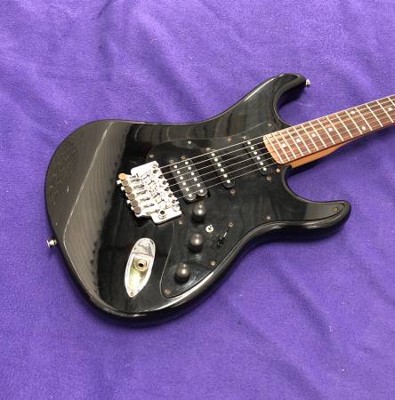 46 Kramer Striker 300st electric guitar in black w case $450