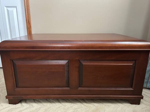 Amish Wakefield Cherry Wood Large Classic Panel Hope Chest $350