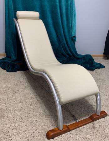 Photo Archer Bow Chair Tantra Chaise $1,000