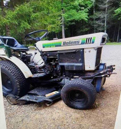 Photo Bolens G152 Diesel Compact Tractor $3,000