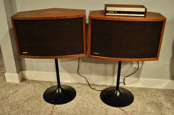 Photo Bose 901 SERIES IV Speakers  ACTIVE EQ  Tulip Stands $800