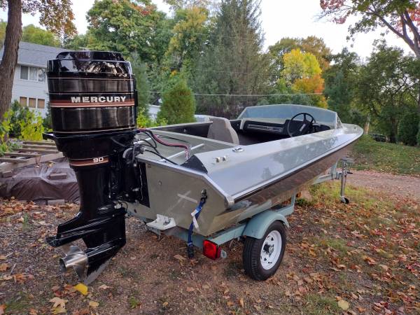 Photo Classic Boat and Tower of Power Mercury $3,600