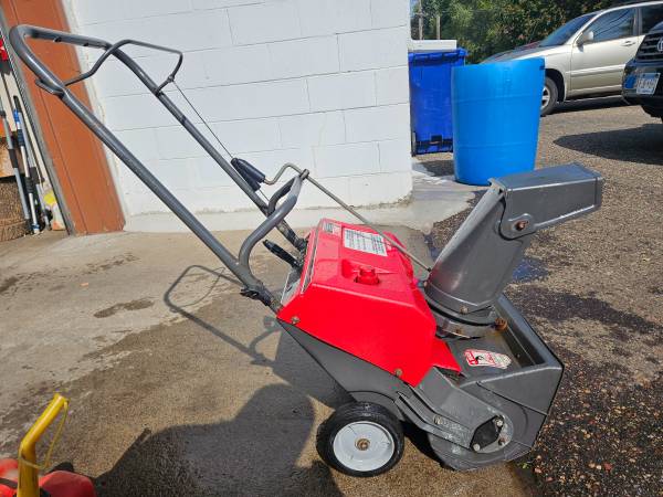 Photo Craftsman Sears 20 snow blower snowblower 2 cycle gasoil mix pull st $120