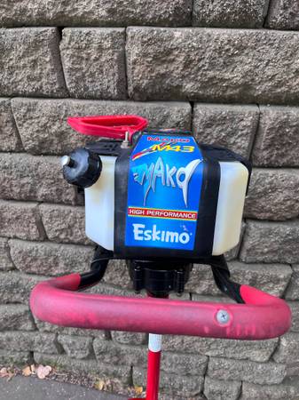 Eskimo Mako M43 8 ice fishing auger $150