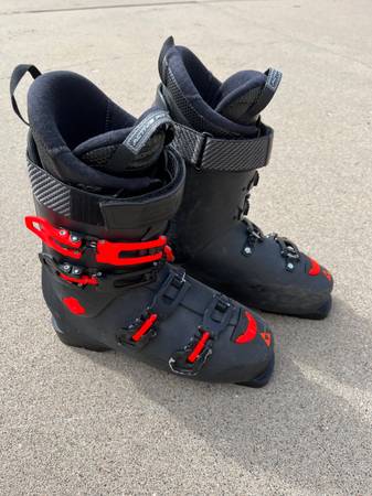 Photo Fischer RC Pro 100 ski boots - 27.5 $200