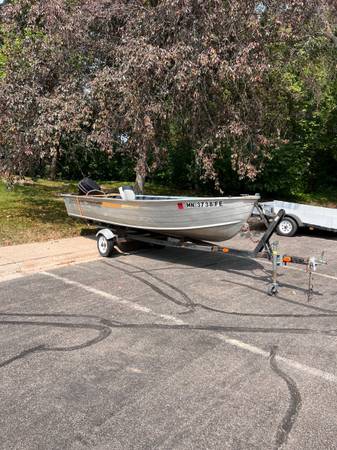 Grumman 16 fishing boat wtrailer $2,200