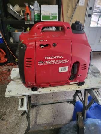 Photo Honda 1000 watt generator $450