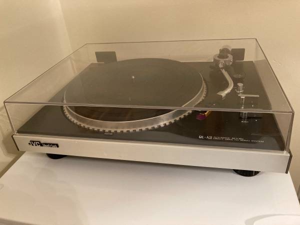 Photo JVC turntable QL-02 Direct drive excellent condition $379