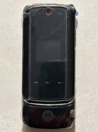 Photo Motorola KRZR K1 flip phone, unlocked, never used, still has protectiv $20