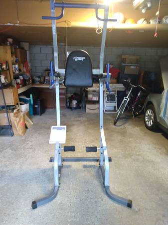 Photo NEW FITNESS GEAR PRO POWER TOWER $90