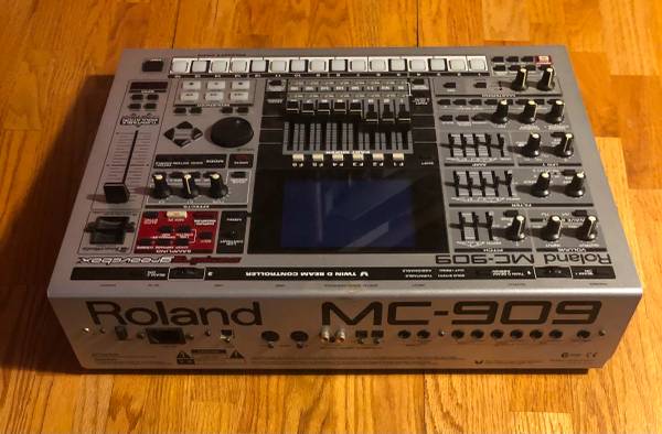 Photo Roland MC-909 Drum Machine, Synthesizer, Sler $600