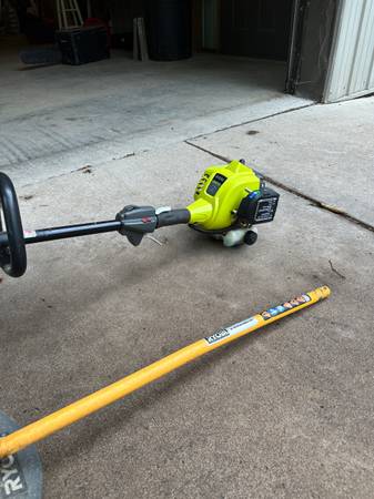 Photo Ryobi Blower  Weed Eater w attachments (gas) $125