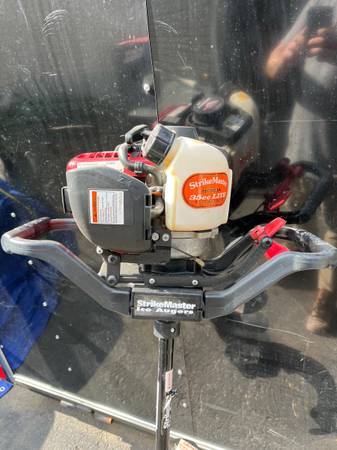 Photo STRIKEMASTER ICE AUGER 35CC LITE 4 STROKE HONDA 10 $550