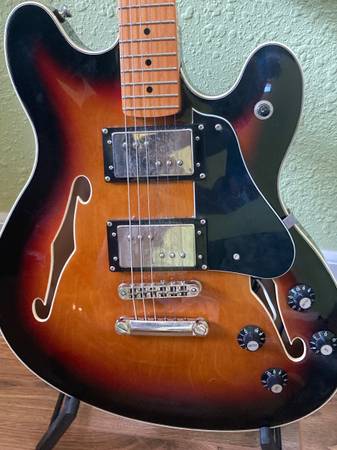Photo Squier Classic Vibe Starcaster $300
