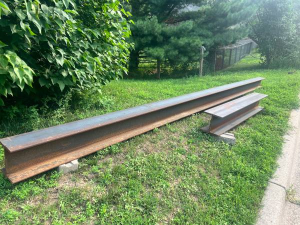Photo Steel I Beams W10 610ft and W8 22 ft $1,000