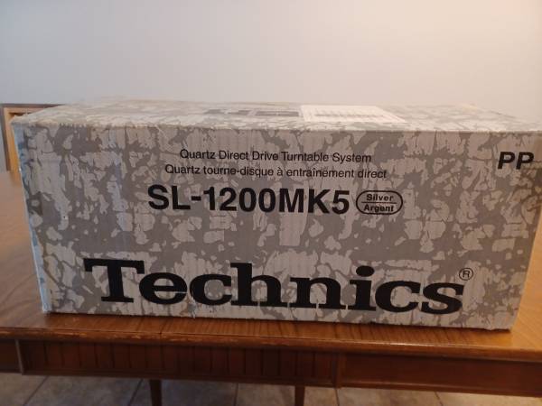 Photo Technics SL-1200 MK5 $700