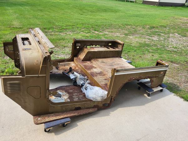 Photo Toyota Landcruiser FJ40 parts $1