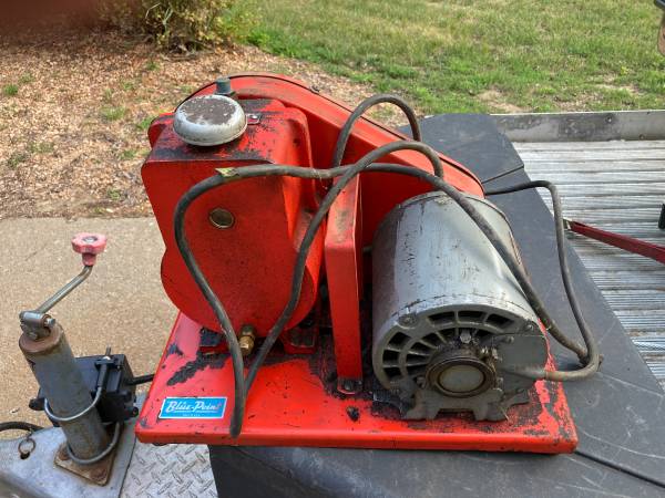 Photo Vintage Freon Pump $35