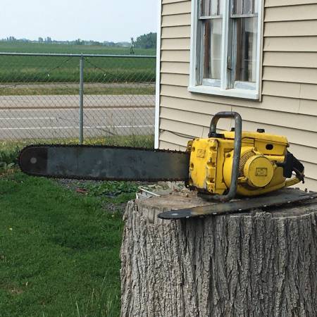 Photo Vintage Monster 80cc Chainsaw McCulloch 250 w20  24 Bar AS-IS $250