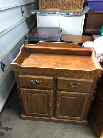 Photo Vintage Solid Oak Dry Sink Cabinet