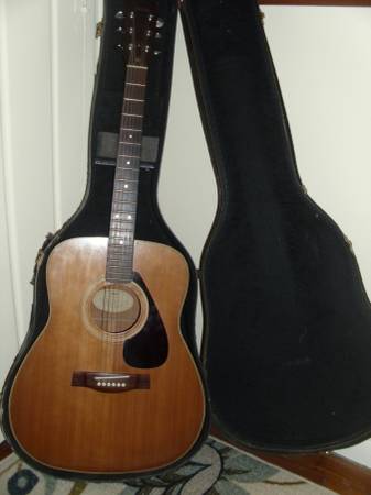 Photo Vintage Yamaha FG-335 guitar $375