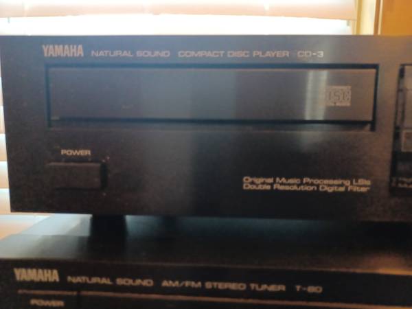 Photo Vintage stereo equipment Yamaha T-80  Yamaha disc player $250