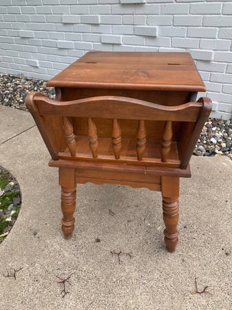 Vintage wooden end table w storage $10