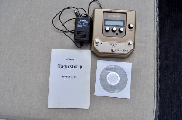 Photo Yamaha Magicstomp UB99A Acoustic Multi-Effects Processor $210