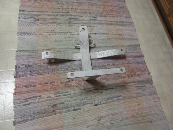 Photo hitch for Dodge Spirit and Plymouth Acclaim $10