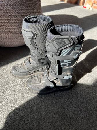 Photo ONeal Element youth motorcycle boots size 2 $65