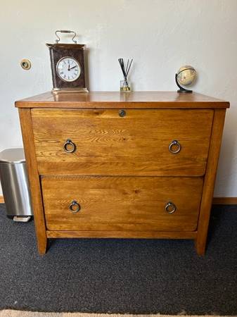 Photo Solid Oak Lateral File $200