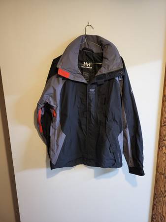 Vintage Helly Hansen Ski Jacket with Roll Away Hood $40