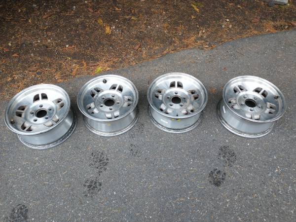 Photo Wanted Ford Ranger 15 Inch wheels $100