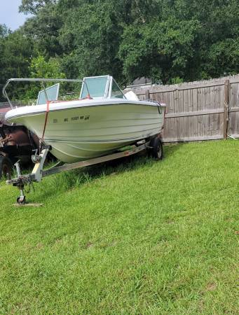 Photo 1978 Chaparral boat $1,500