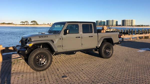 Photo 2021 Jeep Gladiator Willys - $49,000 (Orange Beach)