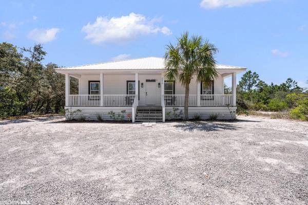 Did someone say Dream Home Home in Gulf Shores. 4 Beds, 3 Baths $899,000